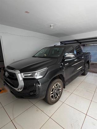 TOYOTA HILUX 2.8 D-4D TURBO DIESEL CD SRV 4X4 AUTOMÁTICO TOYOTA HILUX 2.8 D-4D TURBO DIESEL CD SRV 4X4 AUTOMÁTICO